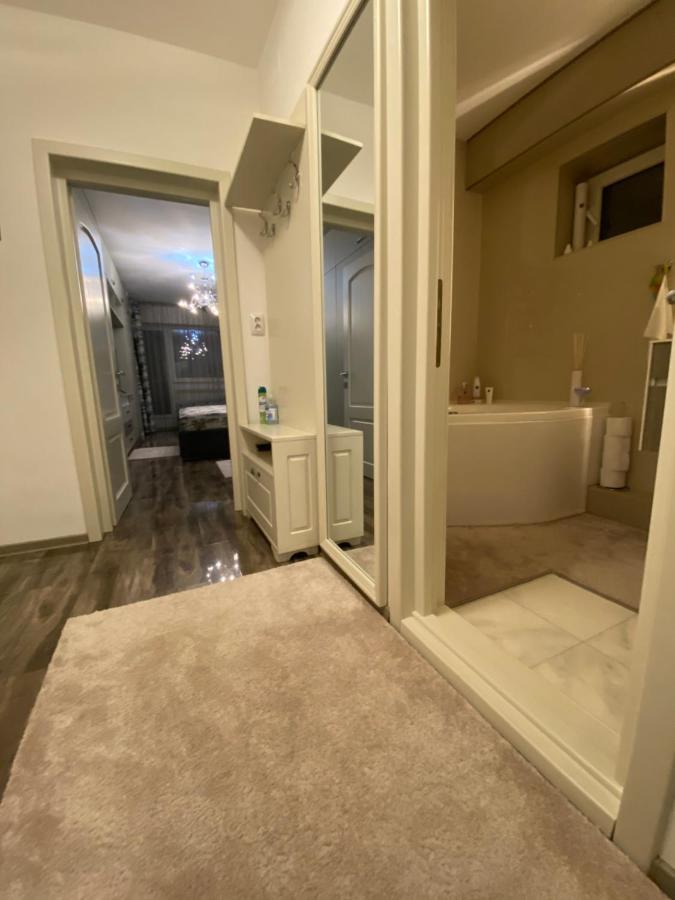Eden Luxury Apartman Brăila Kültér fotó